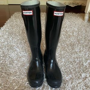 black hunter rain boots